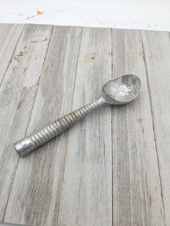 None Other - Metal Ice Cream Scoop Vintage Metal Ribbed 6 3/4"